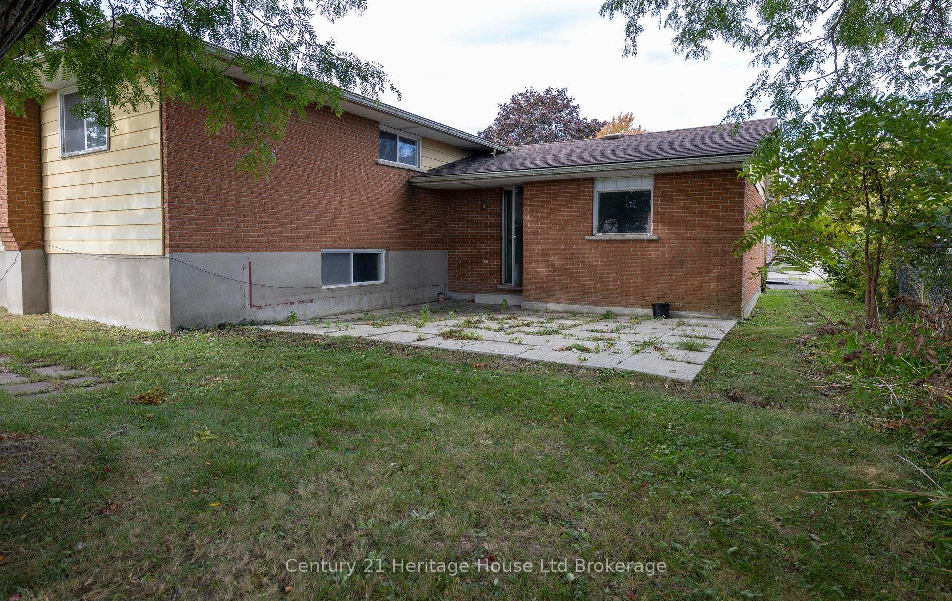 Photo 35 of 111 Briarhill Drive, Stratford — HOMEH