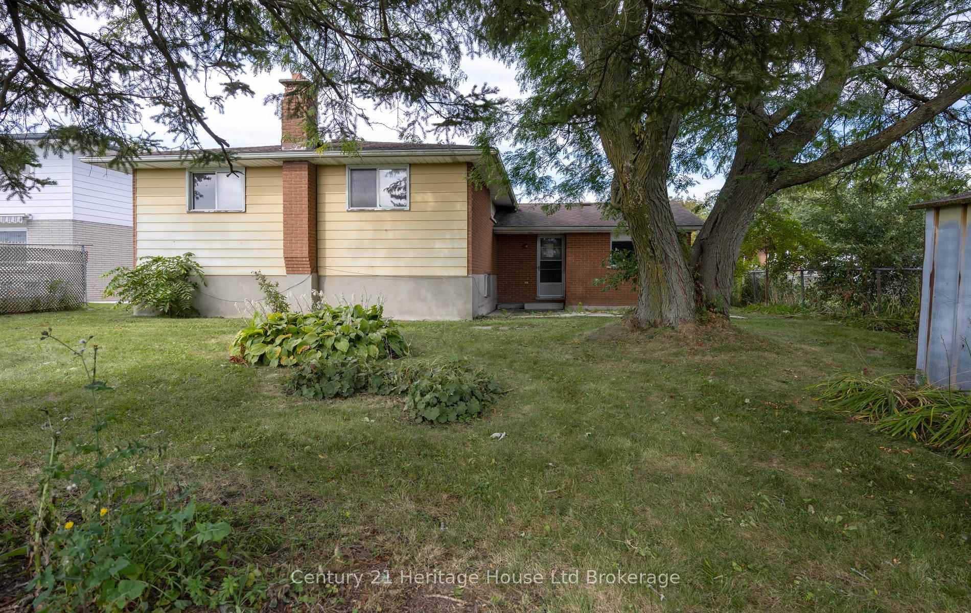 Photo 37 of 111 Briarhill Drive, Stratford — HOMEH