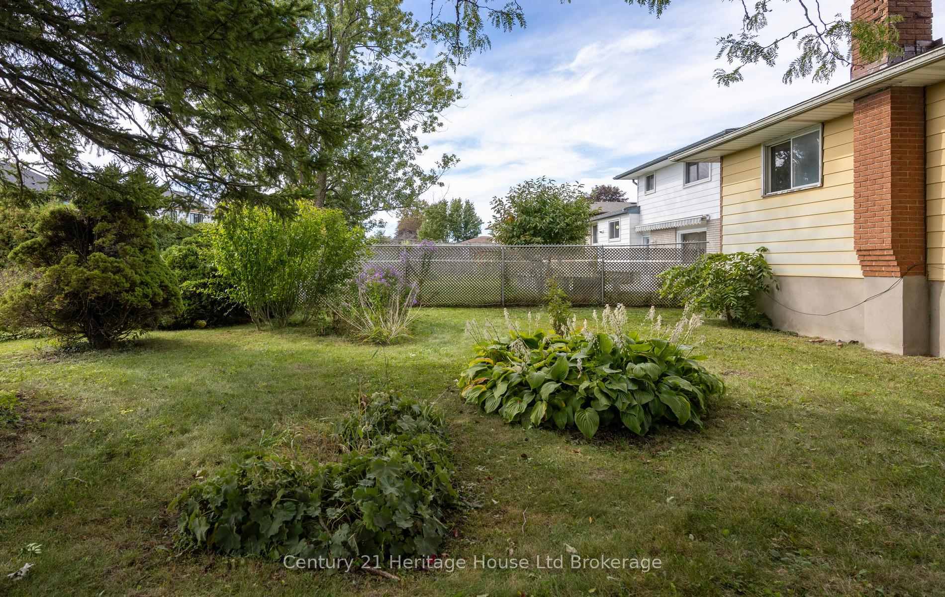 Photo 38 of 111 Briarhill Drive, Stratford — HOMEH