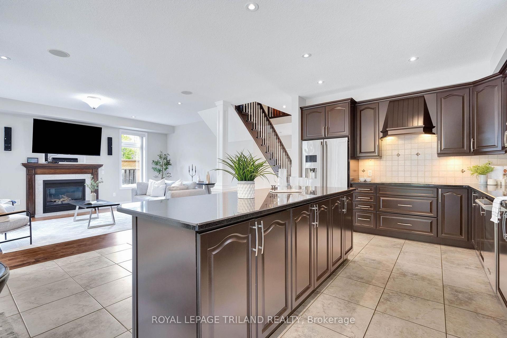 Photo 16 of 1018 Loft Court, London, North S — HOMEH