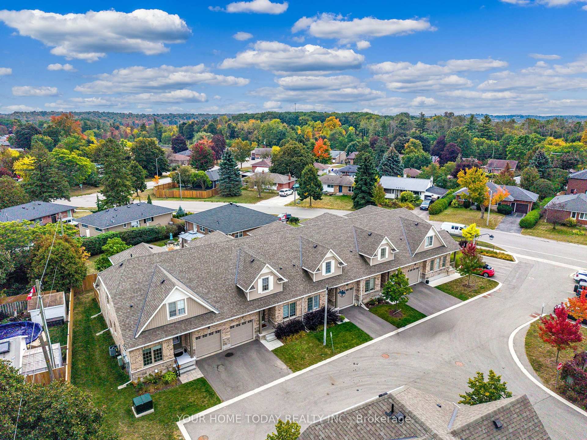 Photo 3 of 25 Braida Lane, Halton Hills, Acton — HOMEH