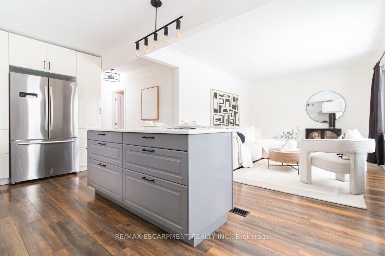 Photo 5 of Unit Upper, 374 East 16th Street, Hamilton, Hill Park — HOMEH