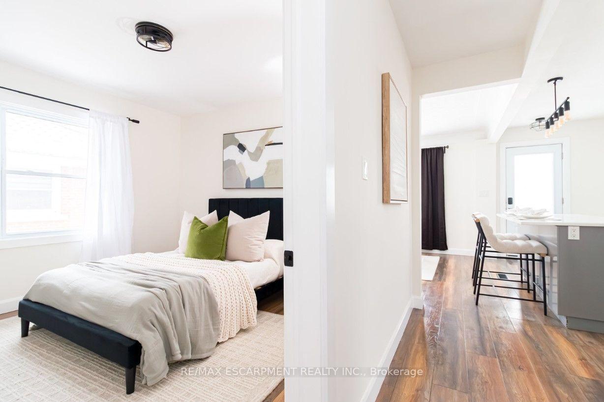 Photo 9 of Unit Upper, 374 East 16th Street, Hamilton, Hill Park — HOMEH