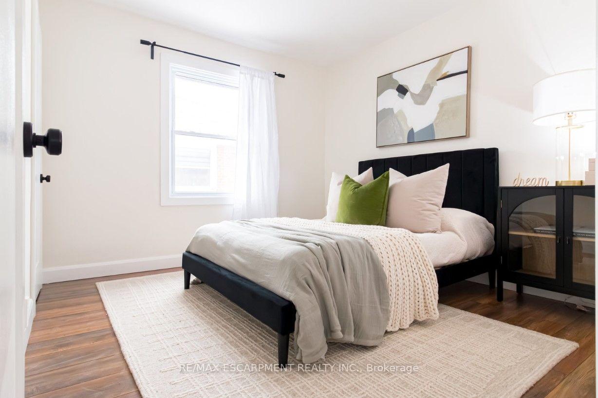 Photo 10 of Unit Upper, 374 East 16th Street, Hamilton, Hill Park — HOMEH
