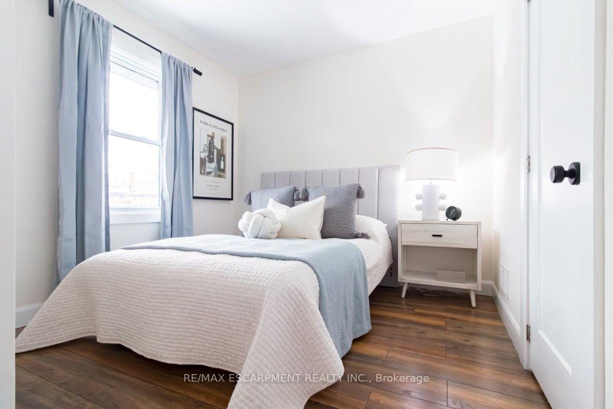 Photo 11 of Unit Upper, 374 East 16th Street, Hamilton, Hill Park — HOMEH