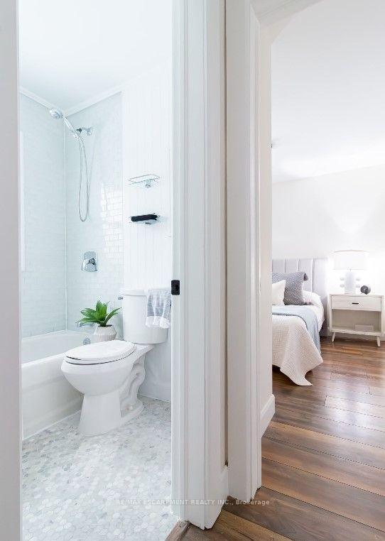 Photo 14 of Unit Upper, 374 East 16th Street, Hamilton, Hill Park — HOMEH