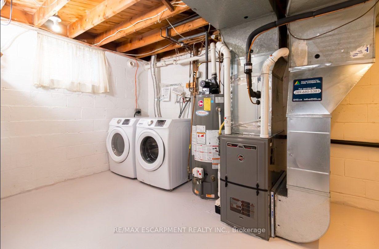 Photo 15 of Unit Upper, 374 East 16th Street, Hamilton, Hill Park — HOMEH