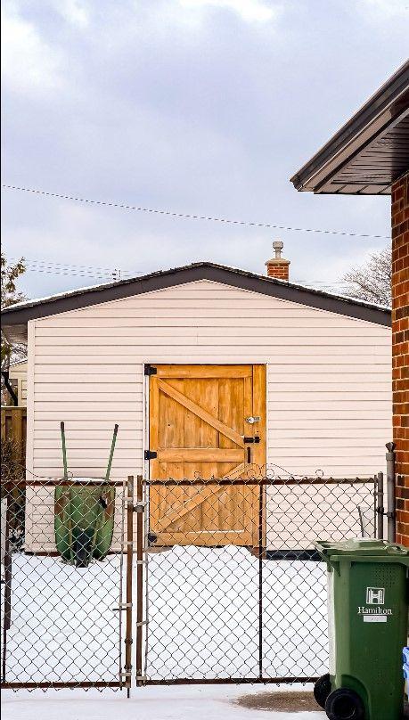 Photo 16 of Unit Upper, 374 East 16th Street, Hamilton, Hill Park — HOMEH