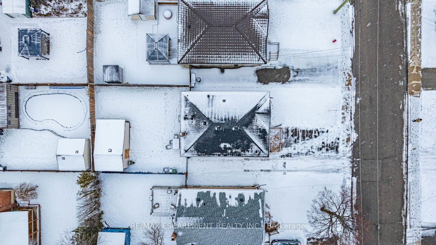 Photo 20 of Unit Upper, 374 East 16th Street, Hamilton, Hill Park — HOMEH