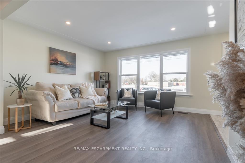 Photo 6 of 58 Sandalwood Avenue, Hamilton, Huntington — HOMEH