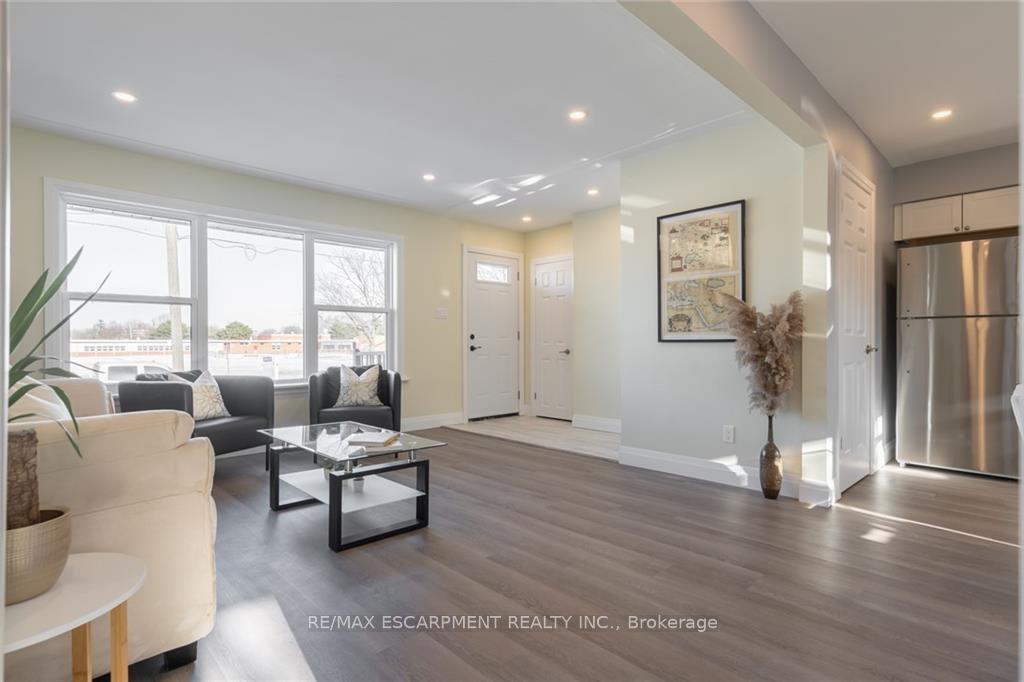 Photo 7 of 58 Sandalwood Avenue, Hamilton, Huntington — HOMEH