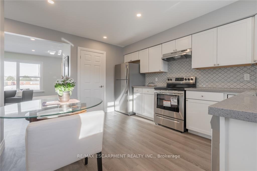 Photo 13 of 58 Sandalwood Avenue, Hamilton, Huntington — HOMEH