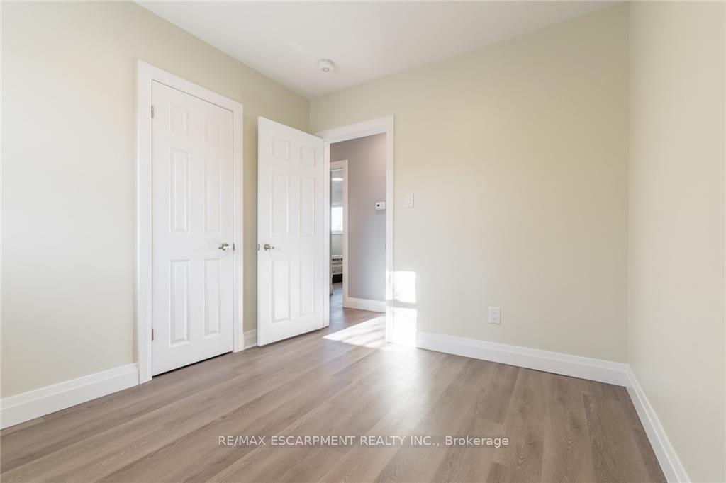 Photo 18 of 58 Sandalwood Avenue, Hamilton, Huntington — HOMEH