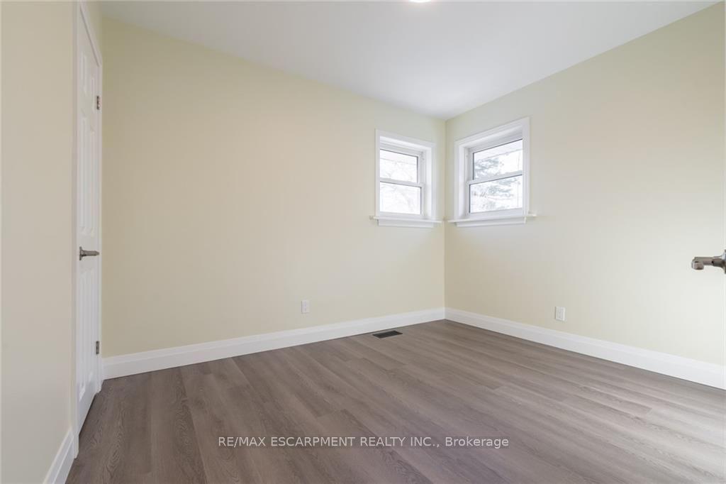 Photo 21 of 58 Sandalwood Avenue, Hamilton, Huntington — HOMEH