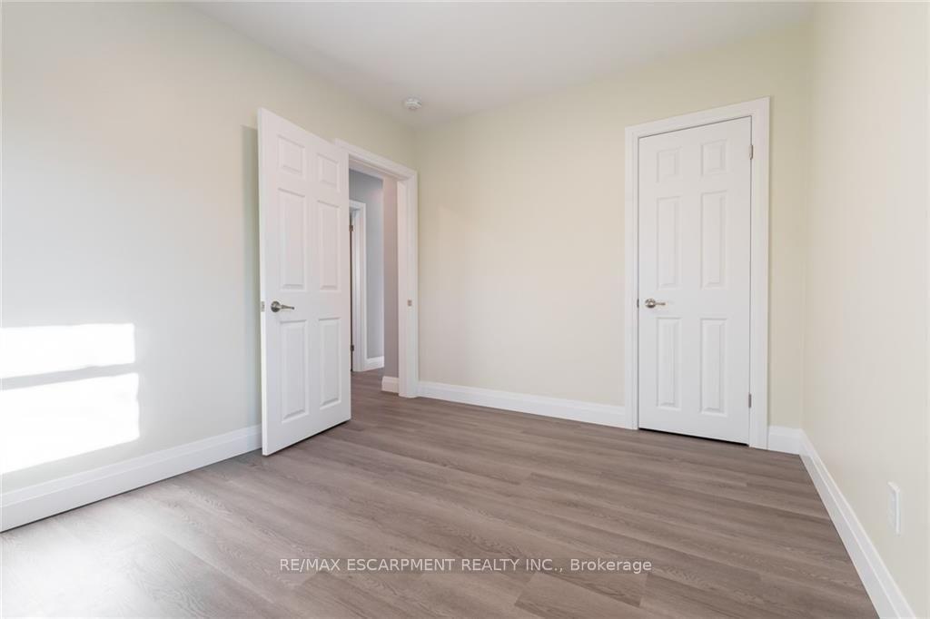 Photo 22 of 58 Sandalwood Avenue, Hamilton, Huntington — HOMEH
