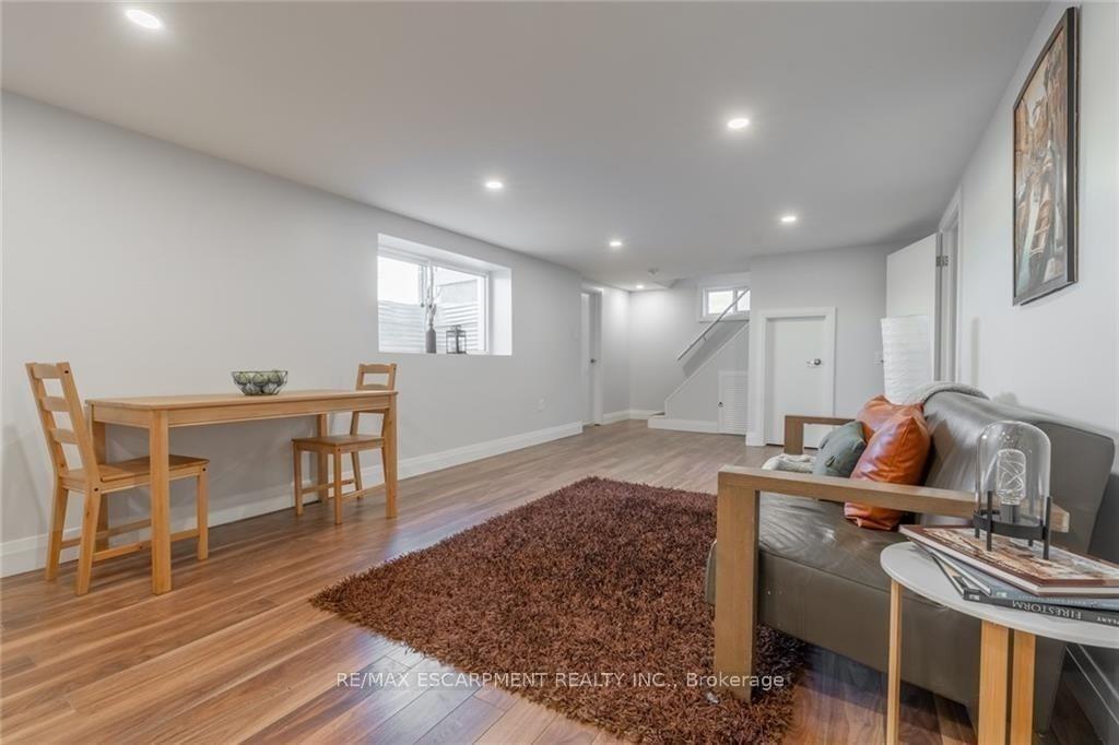 Photo 28 of 58 Sandalwood Avenue, Hamilton, Huntington — HOMEH
