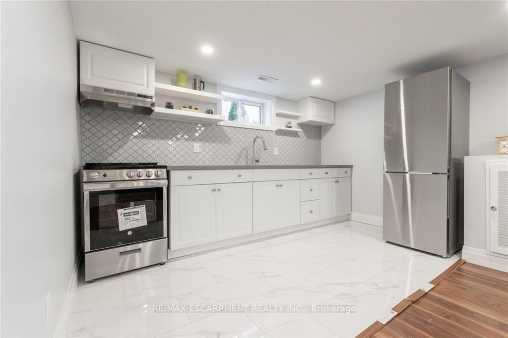 Photo 30 of 58 Sandalwood Avenue, Hamilton, Huntington — HOMEH