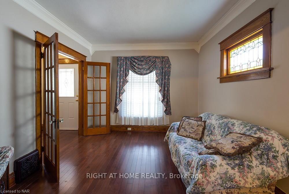 Photo 3 of 5266 Heywood Avenue, Niagara Falls, Cherrywood — HOMEH