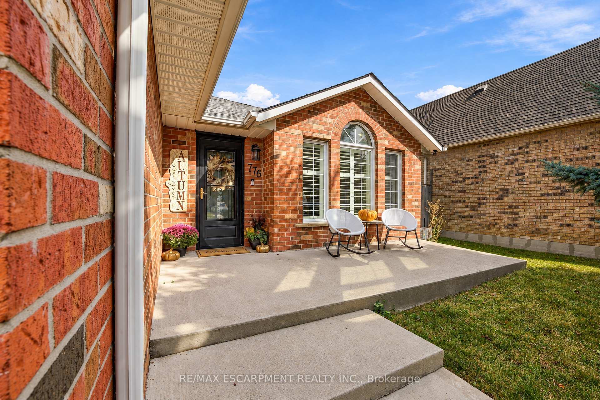 Photo 2 of 776 Acadia Drive, Hamilton, Rushdale — HOMEH