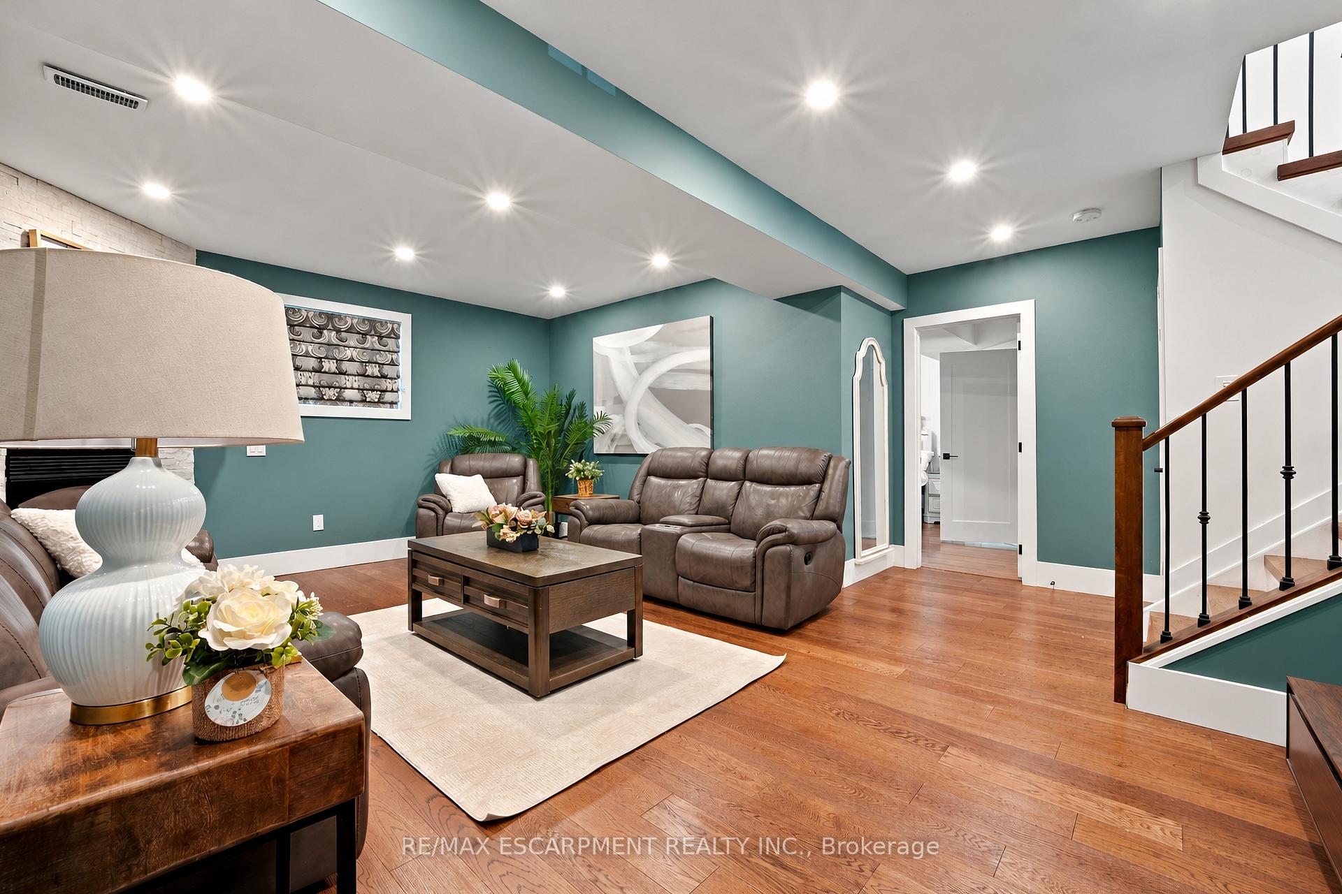 Photo 16 of 776 Acadia Drive, Hamilton, Rushdale — HOMEH