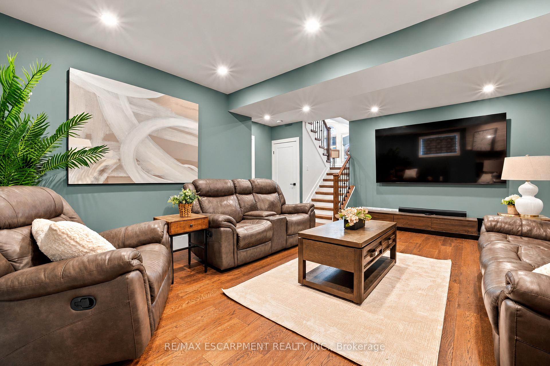 Photo 17 of 776 Acadia Drive, Hamilton, Rushdale — HOMEH
