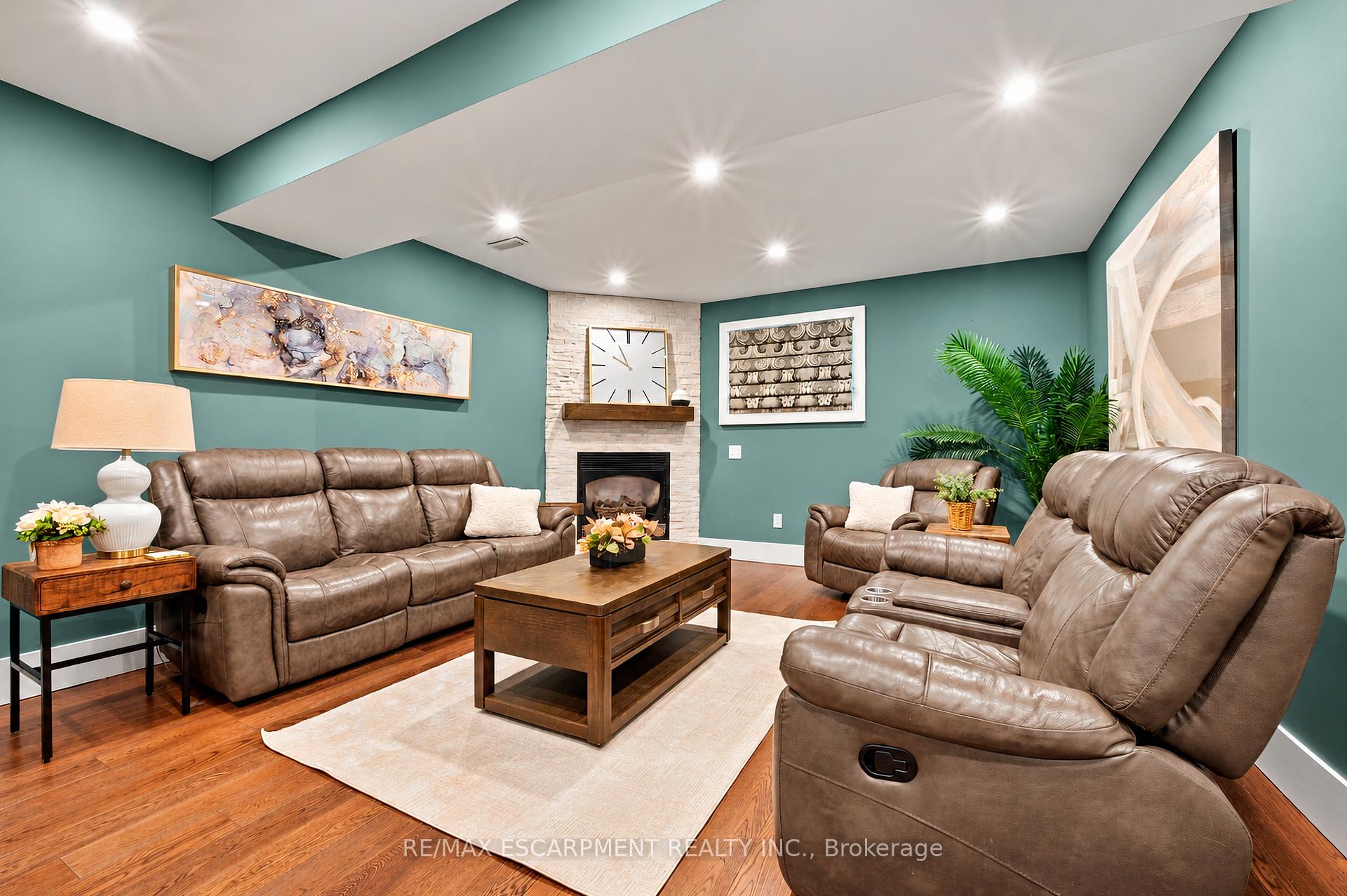 Photo 18 of 776 Acadia Drive, Hamilton, Rushdale — HOMEH