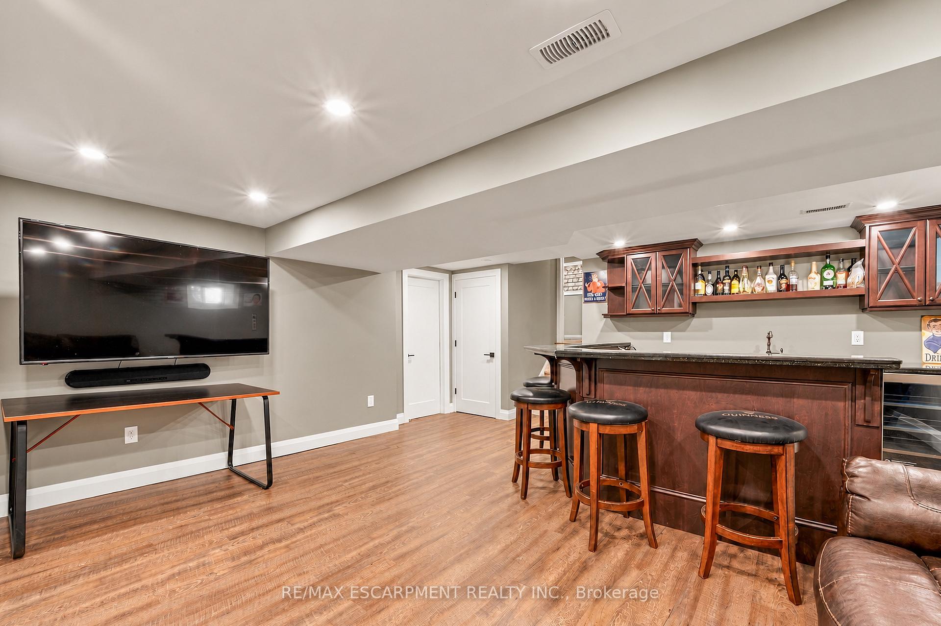 Photo 22 of 776 Acadia Drive, Hamilton, Rushdale — HOMEH