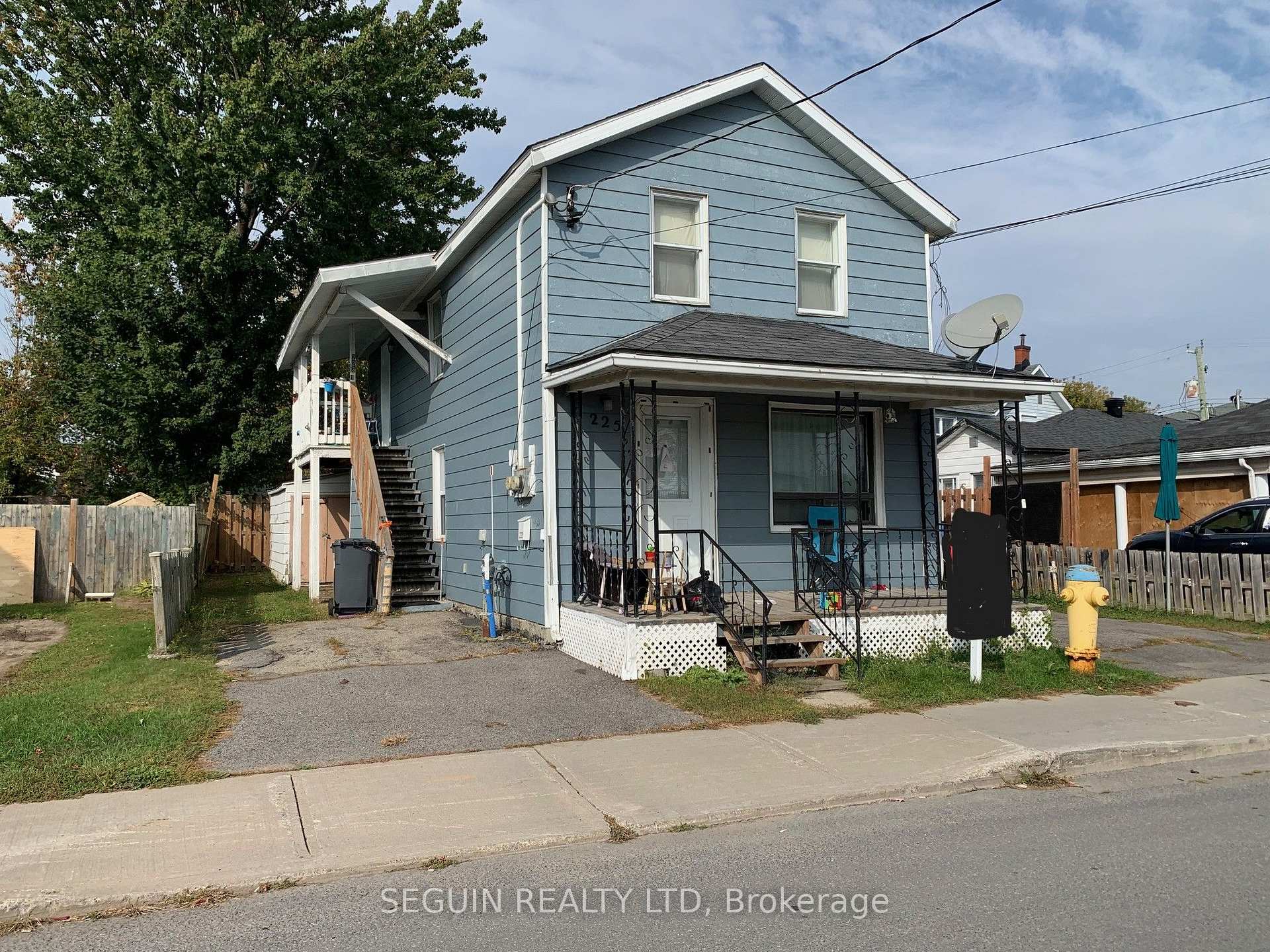 Photo of 223-225 Higginson Street