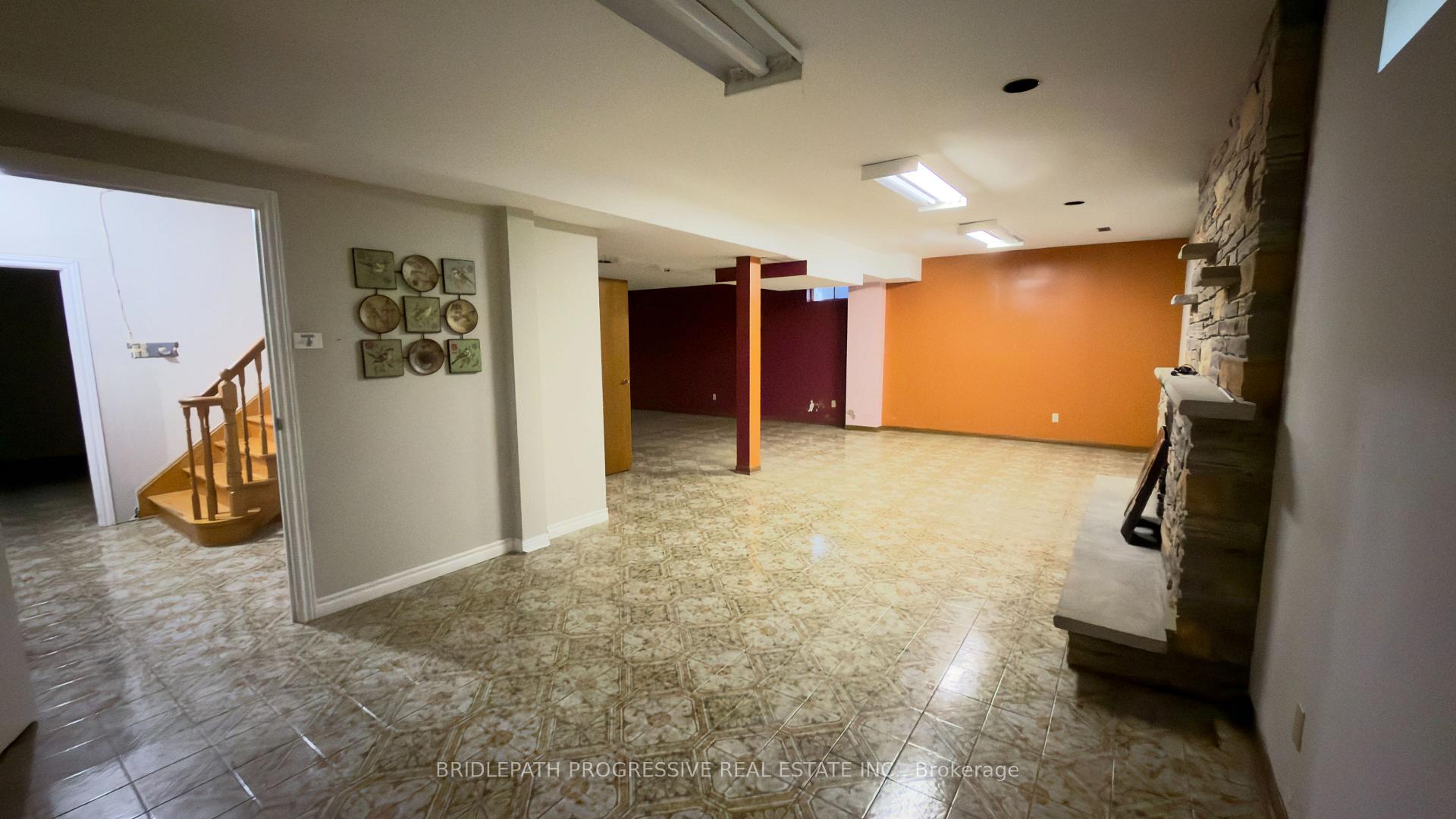 Photo 2 of 589 Sheppard Avenue E, North York, Bayview Village — HOMEH