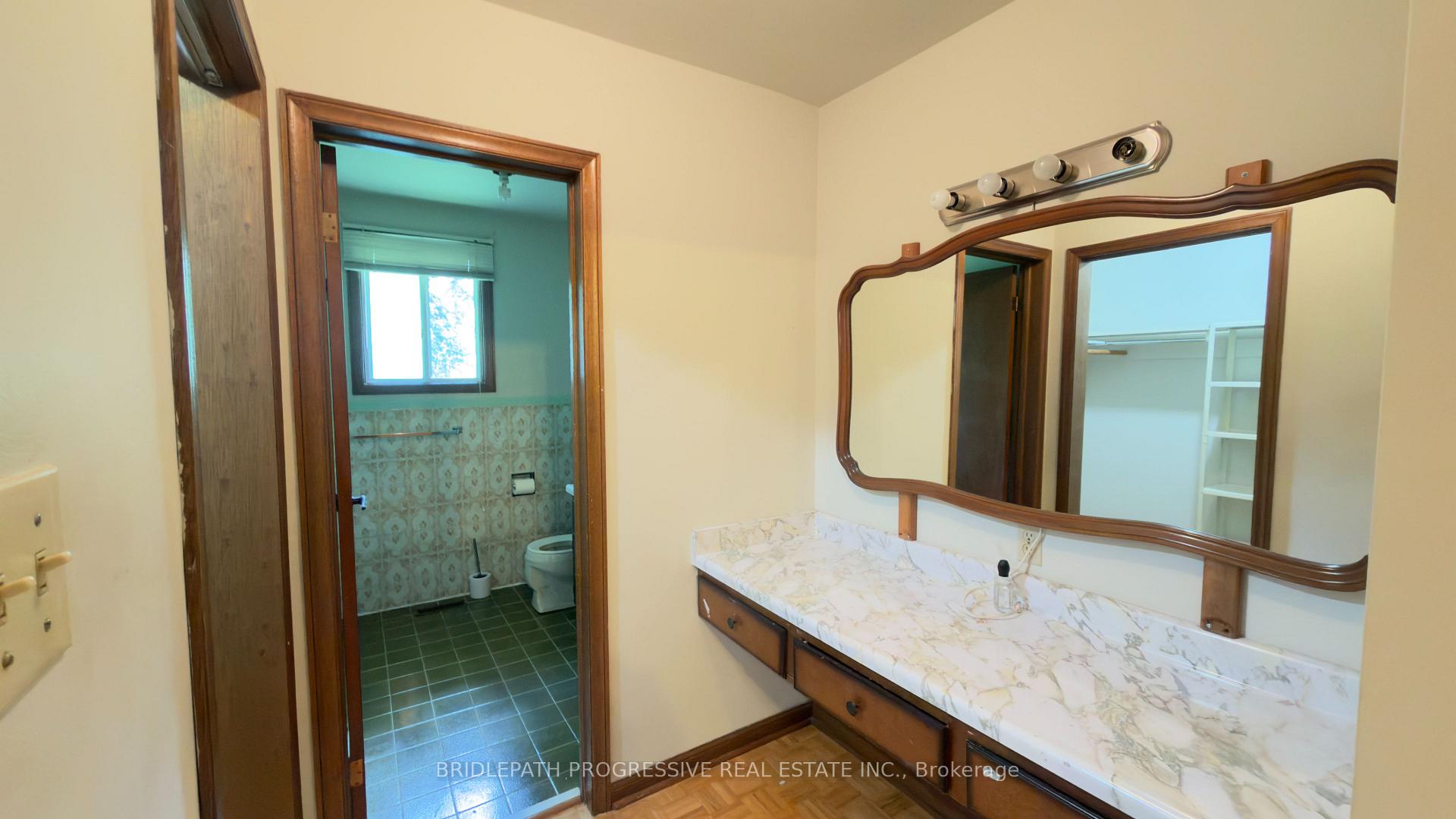 Photo 3 of 589 Sheppard Avenue E, North York, Bayview Village — HOMEH