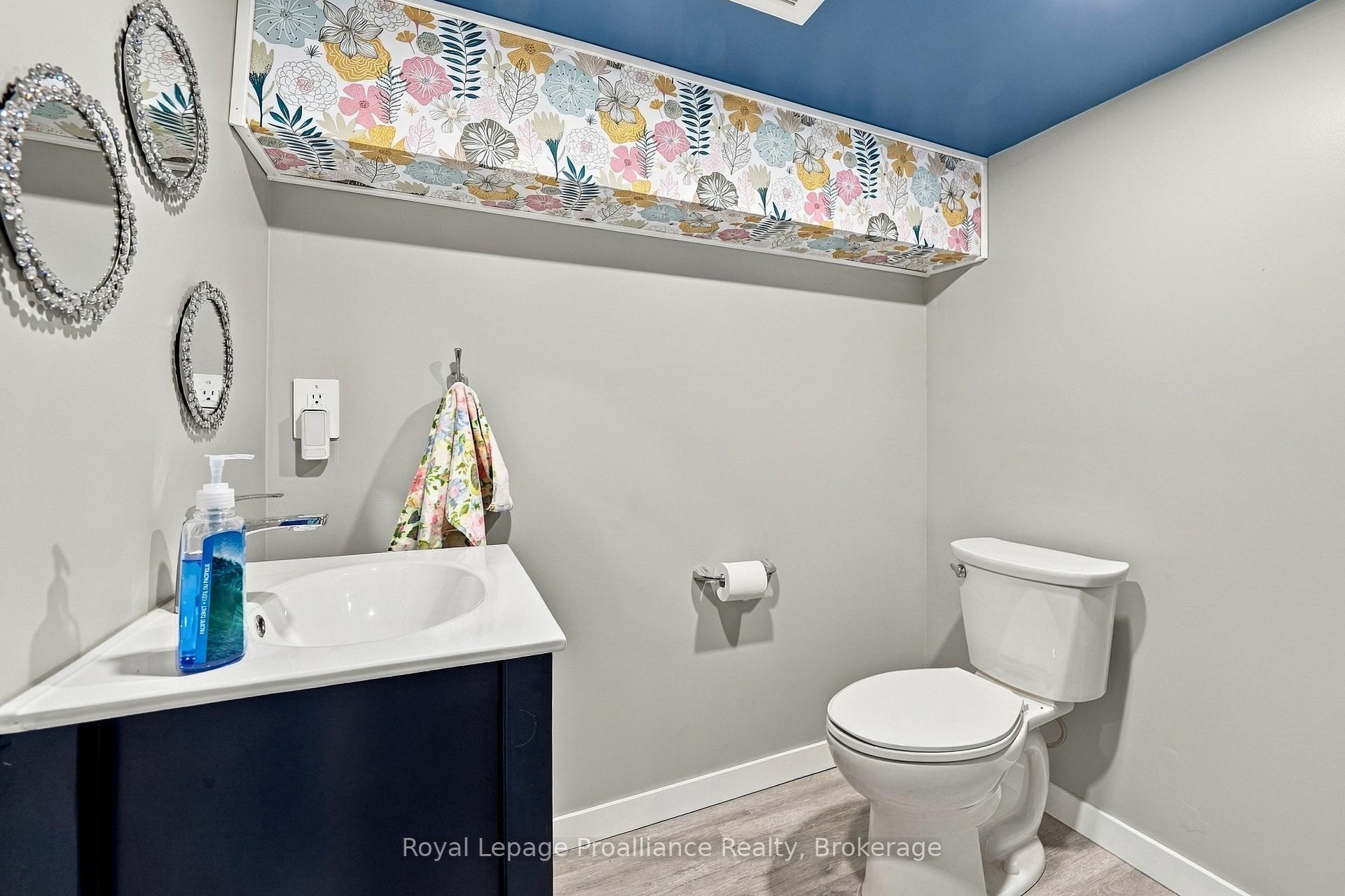 Photo 25 of 619 Ashley Street, Belleville, Belleville Ward — HOMEH