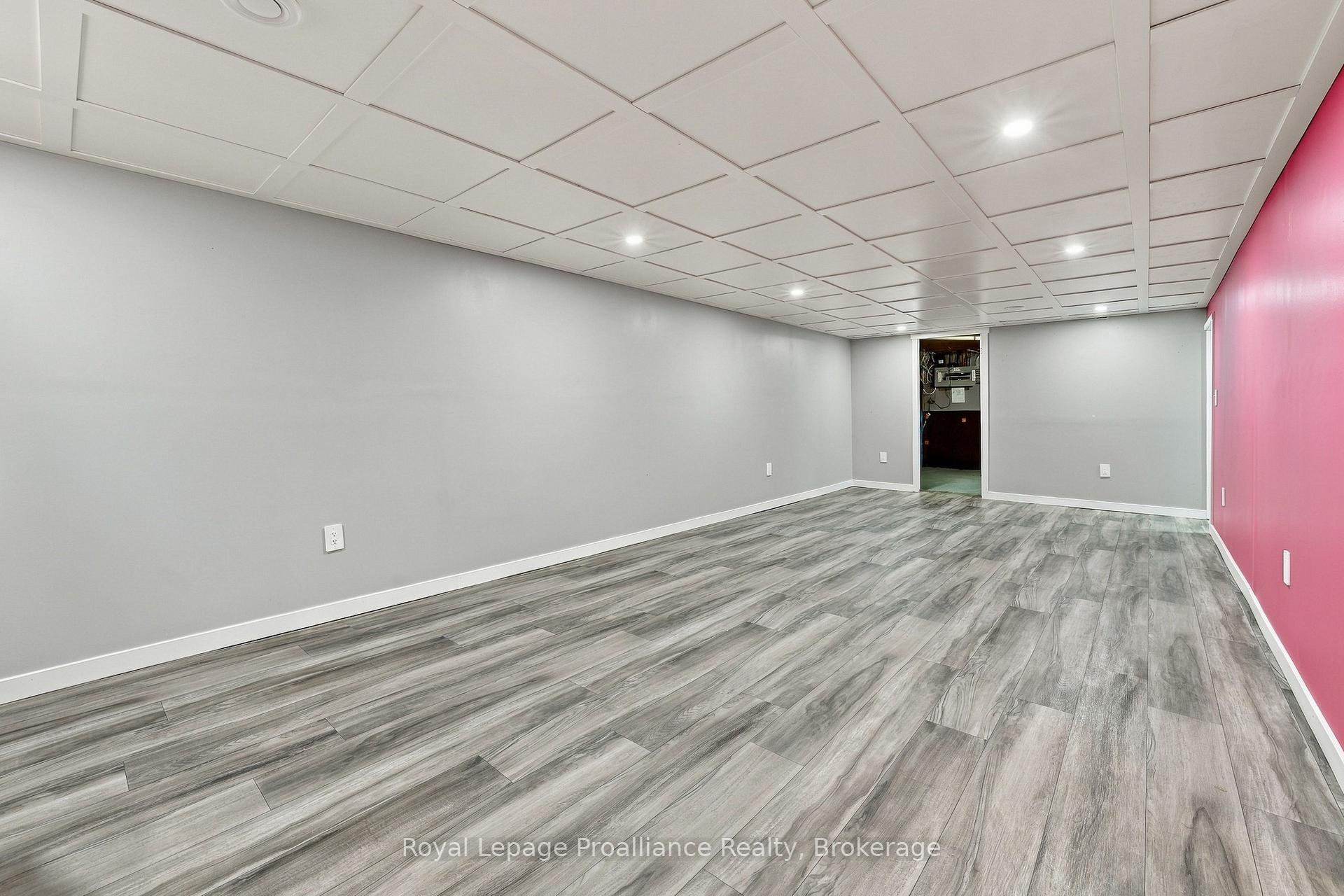 Photo 27 of 619 Ashley Street, Belleville, Belleville Ward — HOMEH