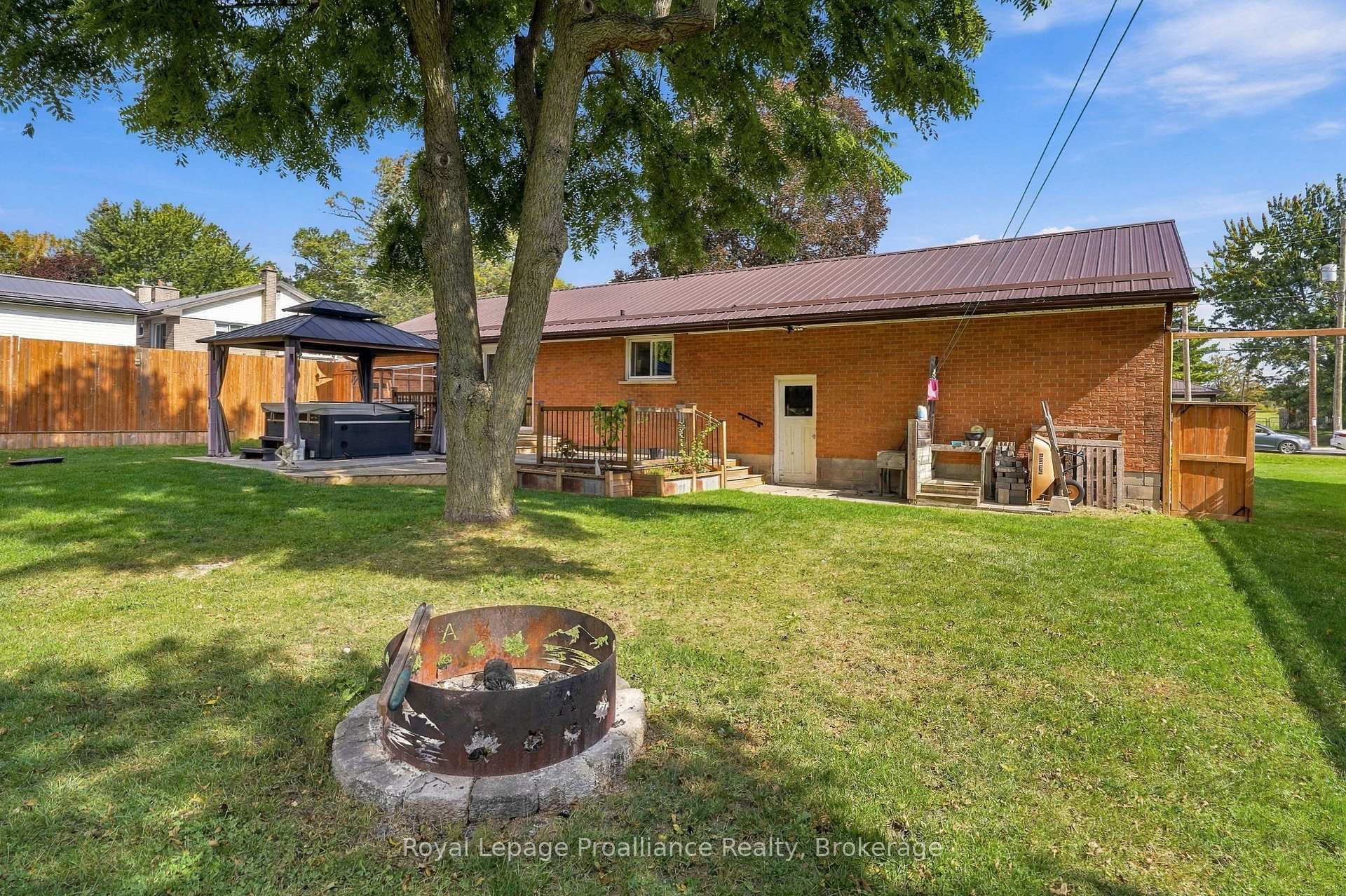 Photo 38 of 619 Ashley Street, Belleville, Belleville Ward — HOMEH