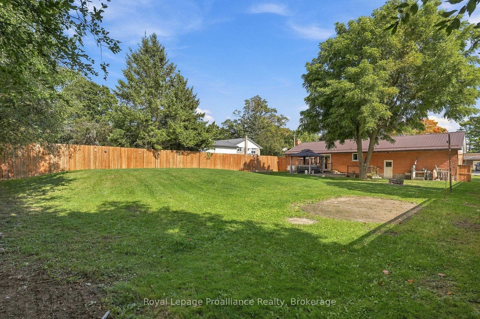 Photo 39 of 619 Ashley Street, Belleville, Belleville Ward — HOMEH