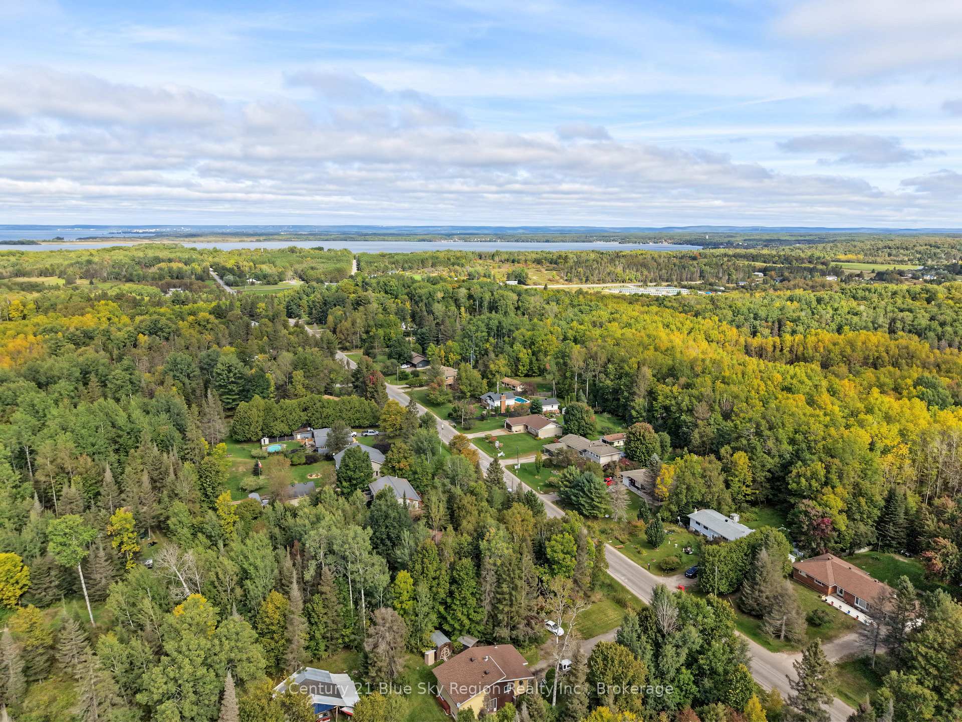 Photo 38 of 861 Pinecreek Road S, Callander — HOMEH