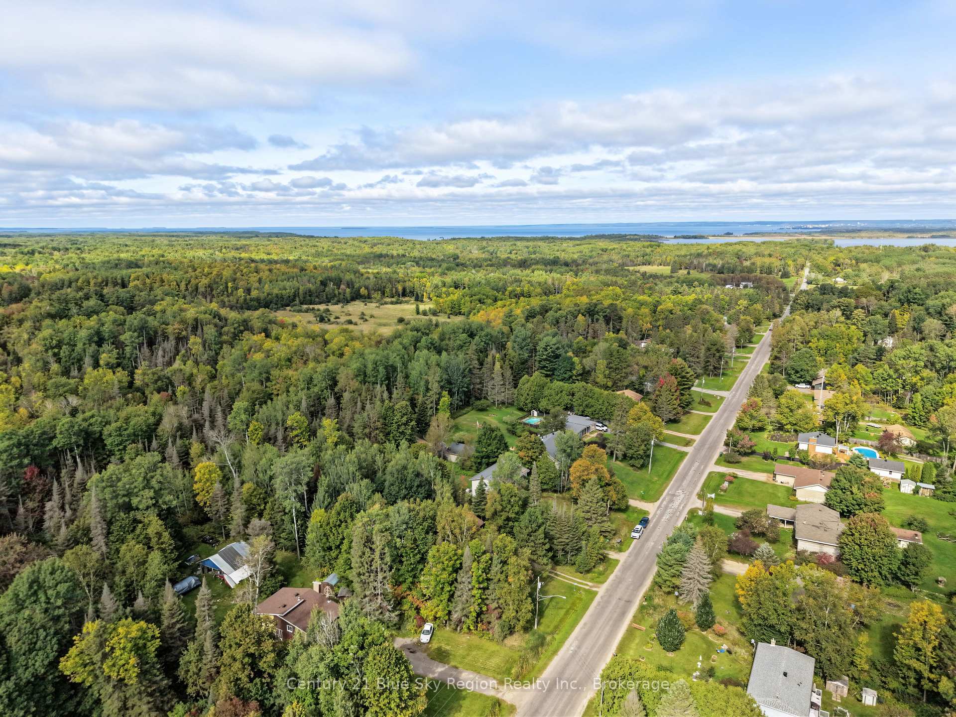 Photo 39 of 861 Pinecreek Road S, Callander — HOMEH