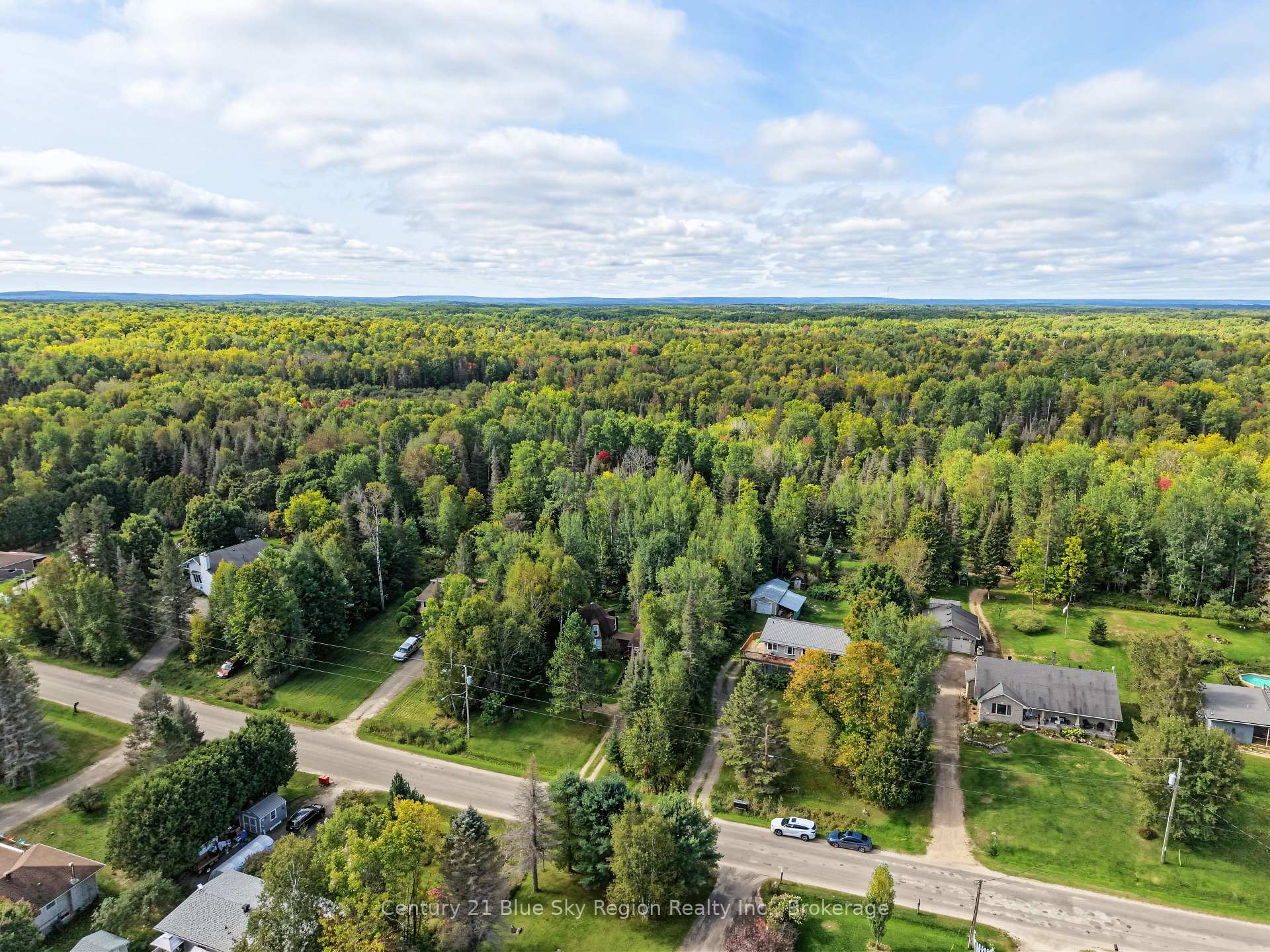Photo 40 of 861 Pinecreek Road S, Callander — HOMEH