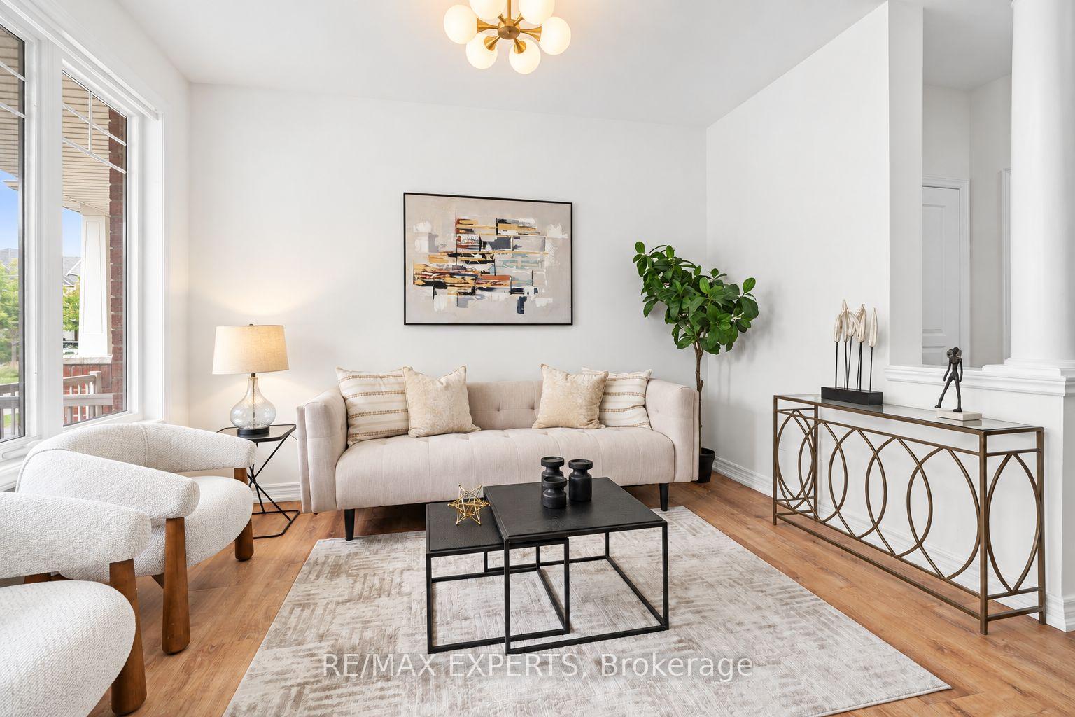 Photo 5 of 40 Pitney Avenue, Richmond Hill, Jefferson — HOMEH