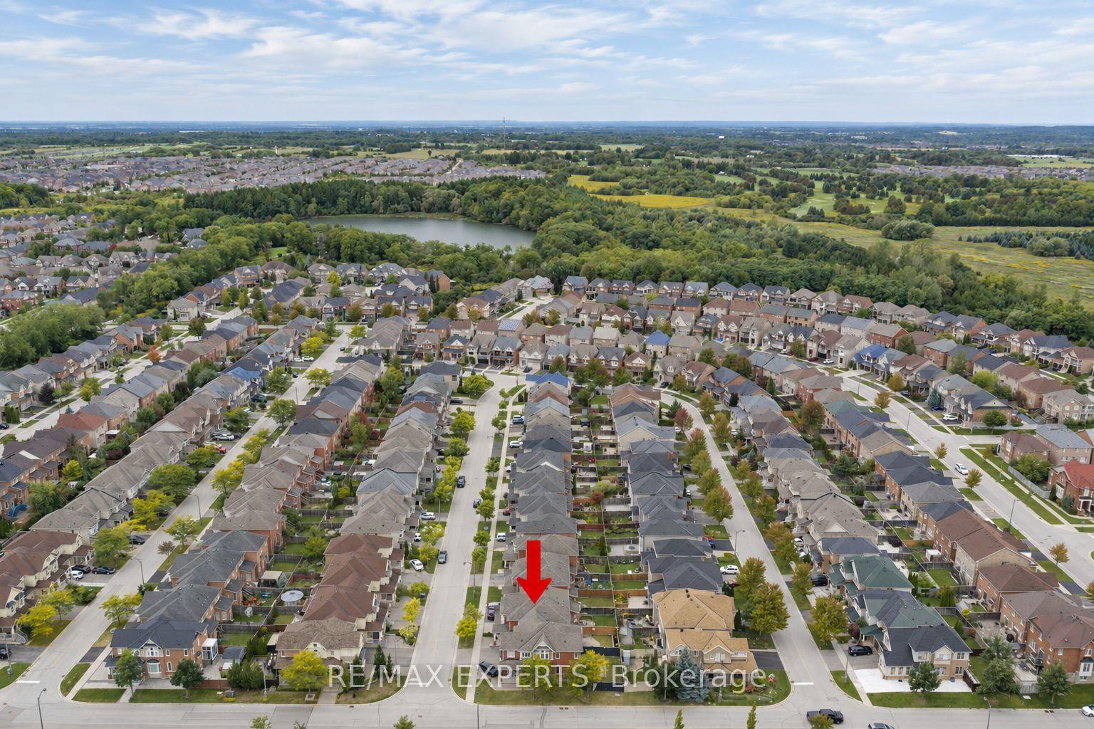 Photo 35 of 40 Pitney Avenue, Richmond Hill, Jefferson — HOMEH