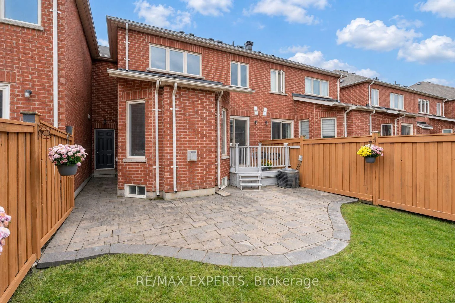 Photo 32 of 40 Pitney Avenue, Richmond Hill, Jefferson — HOMEH