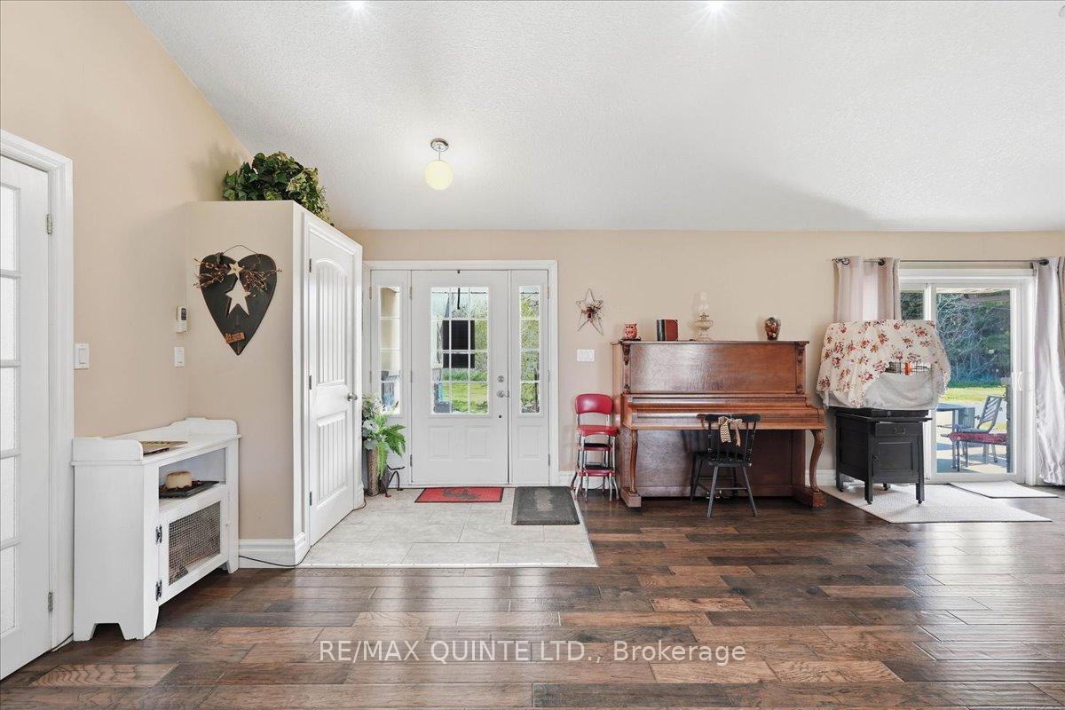 Photo 5 of 1686 County Road 13, Prince Edward County, South Marysburg Ward — HOMEH