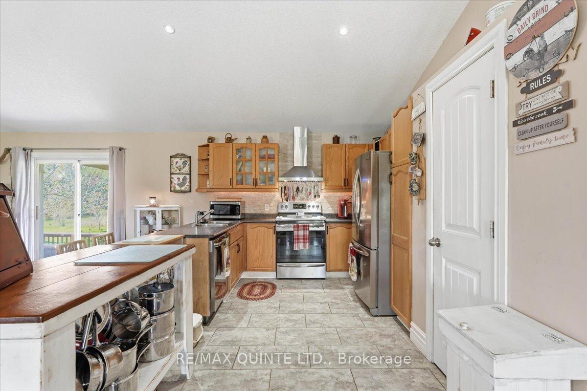Photo 11 of 1686 County Road 13, Prince Edward County, South Marysburg Ward — HOMEH