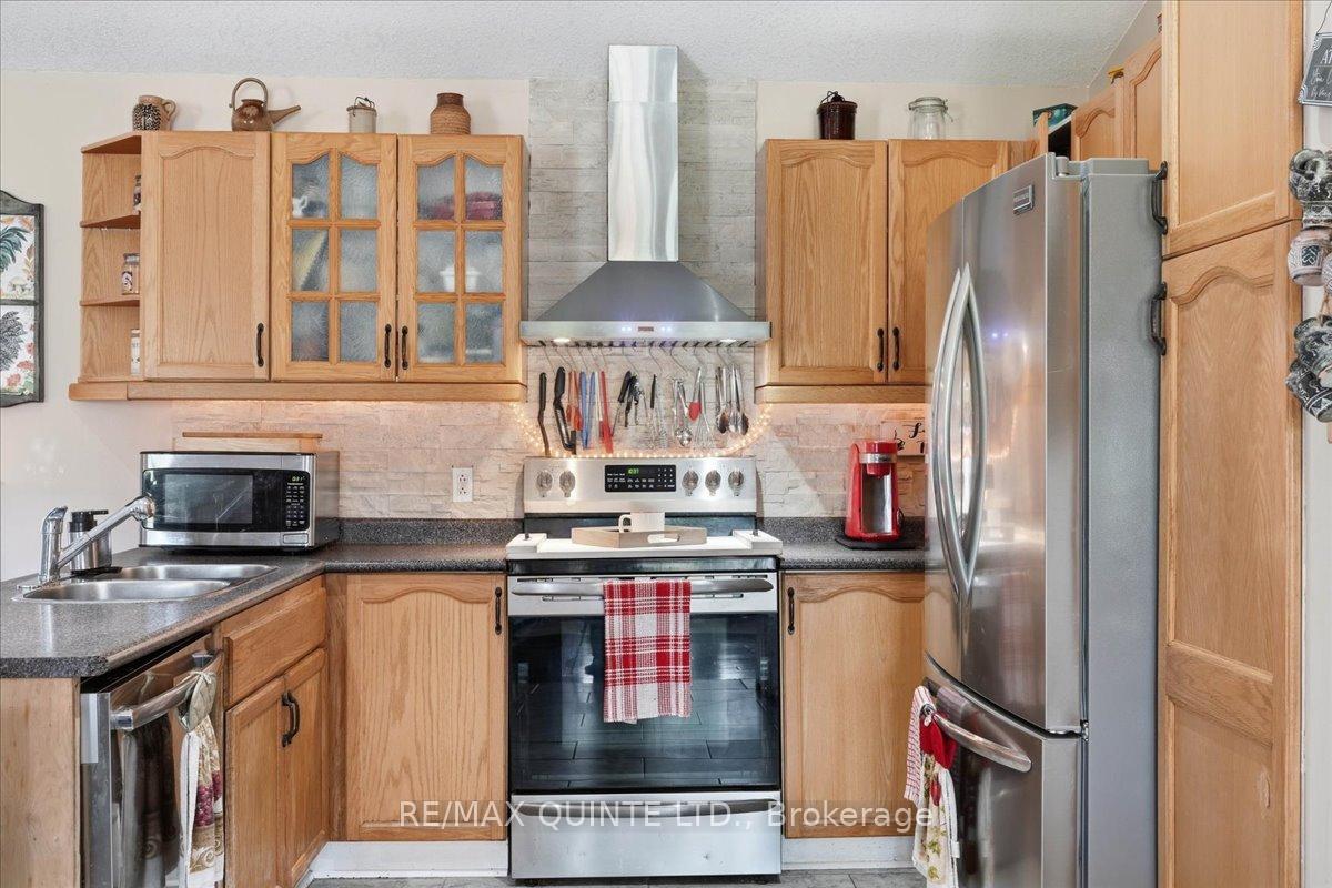 Photo 12 of 1686 County Road 13, Prince Edward County, South Marysburg Ward — HOMEH