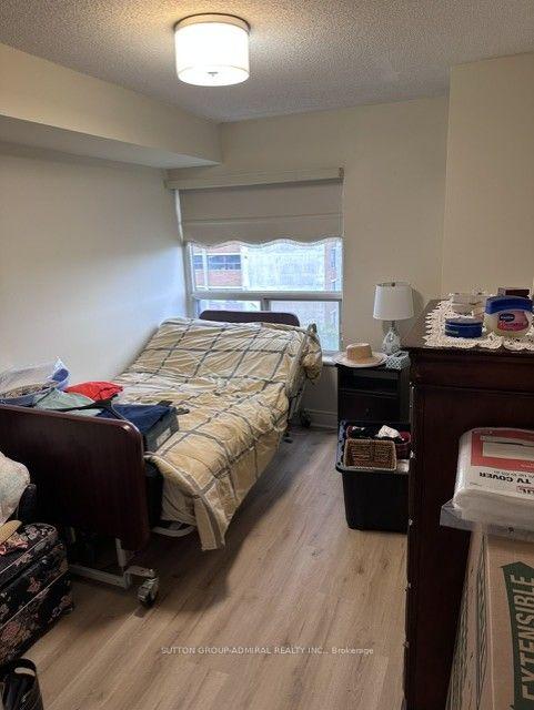 Photo 5 of Unit 809, 2 Neptune Drive, Toronto, Englemount-Lawrence — HOMEH