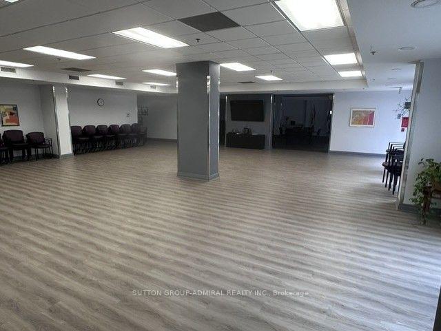 Photo 12 of Unit 809, 2 Neptune Drive, Toronto, Englemount-Lawrence — HOMEH