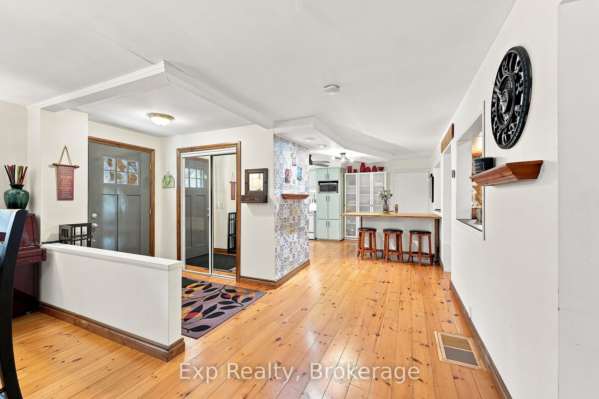 Photo 6 of 587 Scuttlehole Road, Belleville, Thurlow Ward — HOMEH
