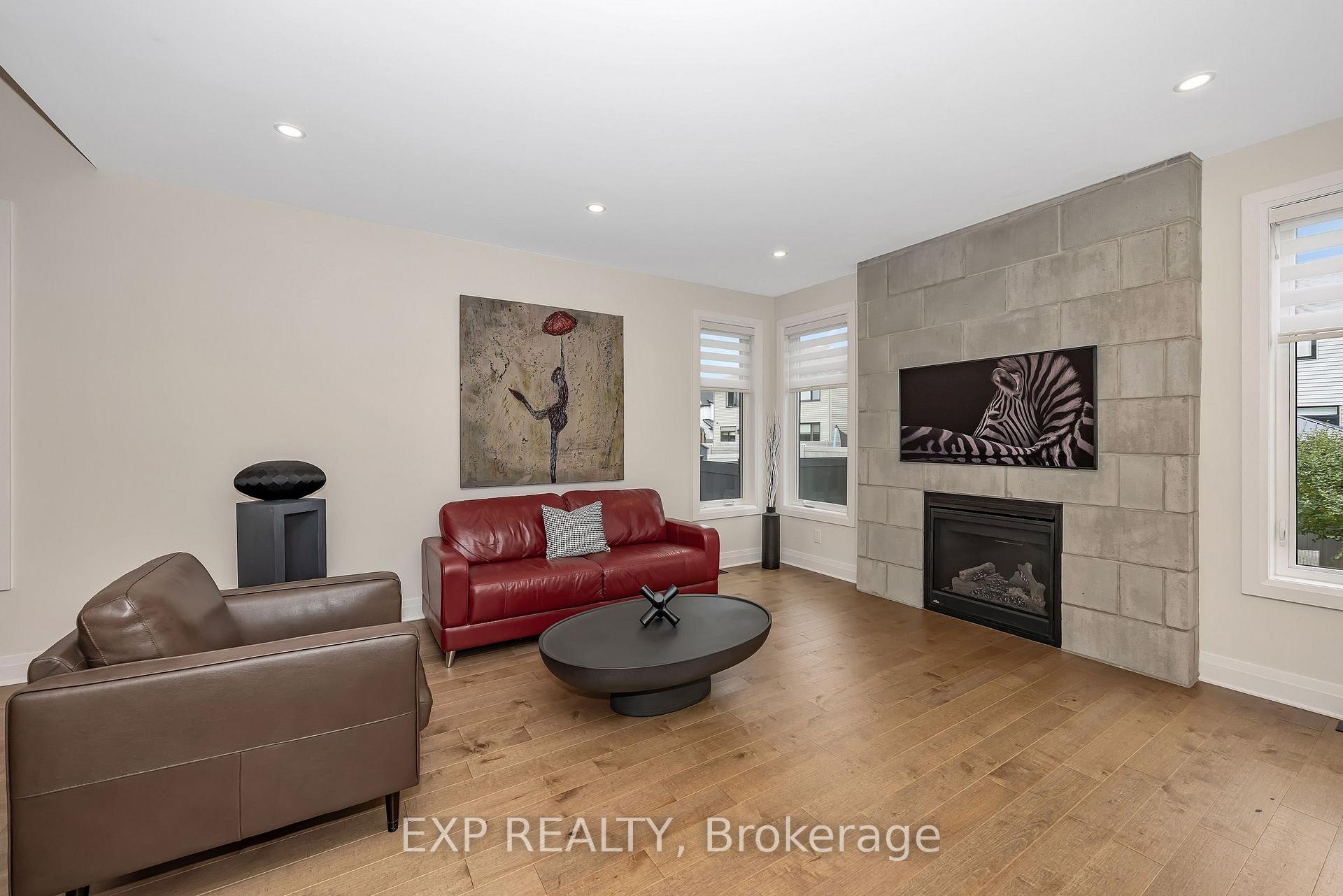Photo 5 of 280 Big Dipper Street, Ottawa, Riverside South/Gloucester Glen — HOMEH