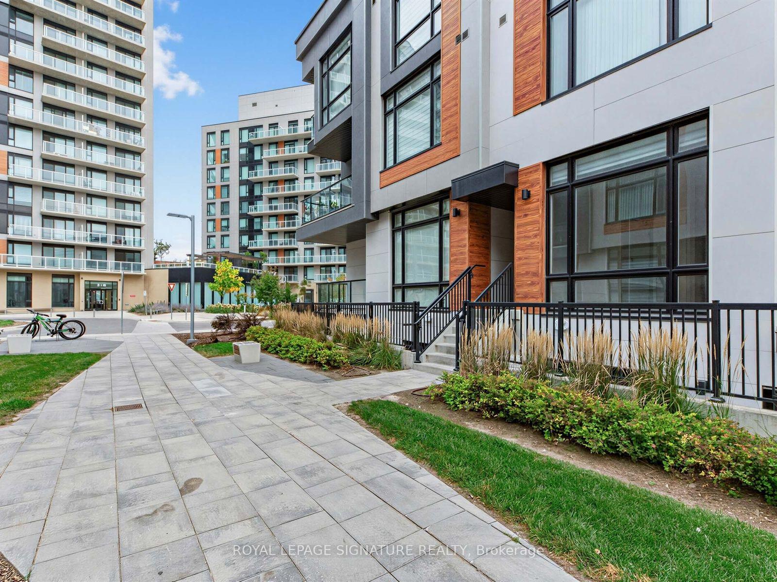 Photo 2 of Unit 1014, 14 David Eyer Road, Richmond Hill, Rural Richmond Hill — HOMEH