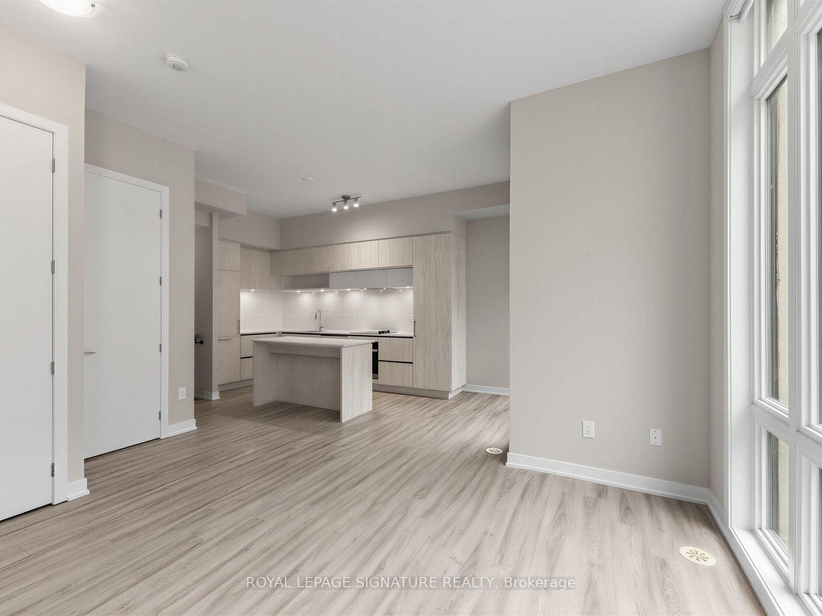 Photo 8 of Unit 1014, 14 David Eyer Road, Richmond Hill, Rural Richmond Hill — HOMEH