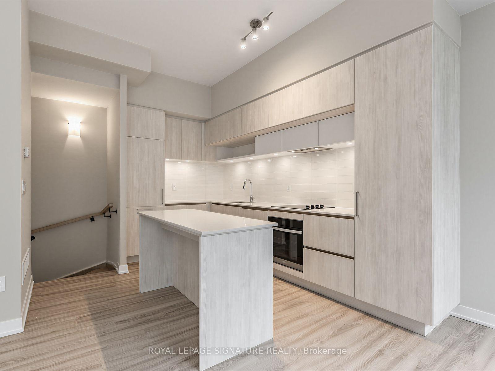 Photo 14 of Unit 1014, 14 David Eyer Road, Richmond Hill, Rural Richmond Hill — HOMEH
